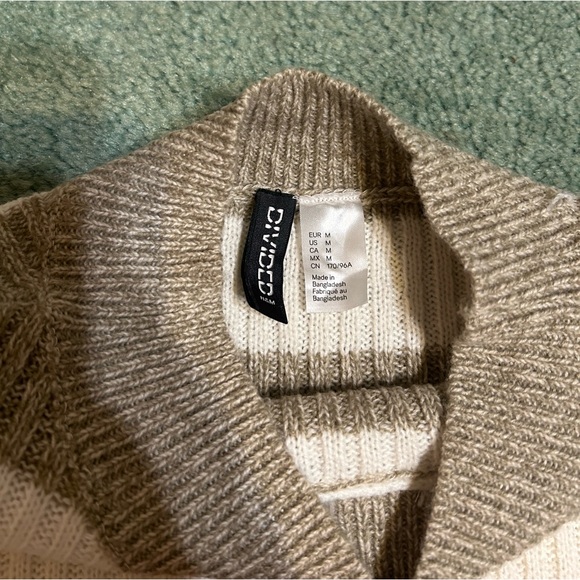 H&M Mock Neck Sweater - Picture 3 of 6